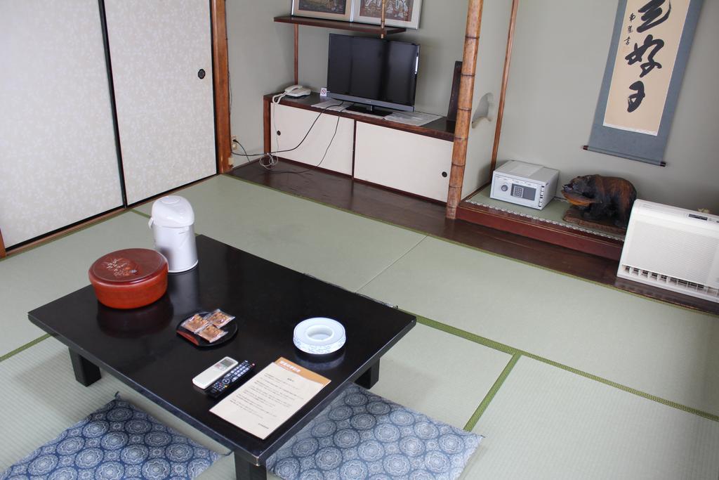 פוג'יסאווה Kinokuniya Ryokan חדר תמונה